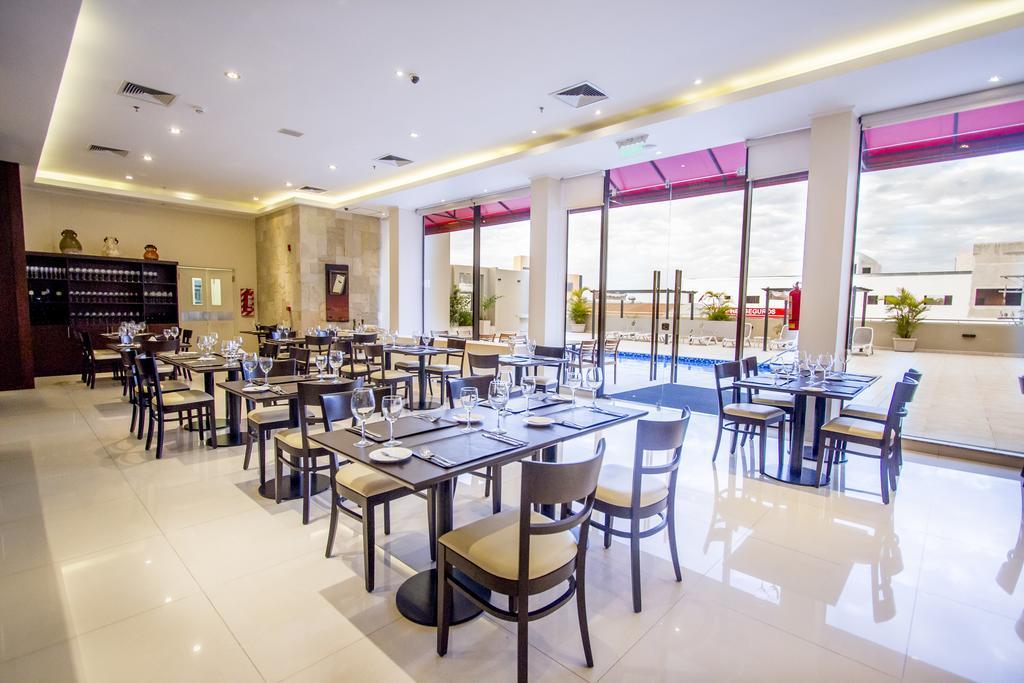 Carnaval Hotel Casino Encarnación Dış mekan fotoğraf Restaurant