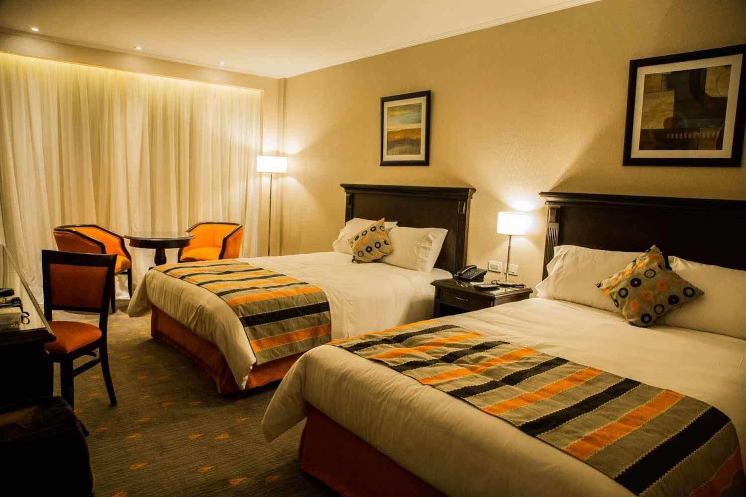 Carnaval Hotel Casino Encarnación Dış mekan fotoğraf A room at the hotel